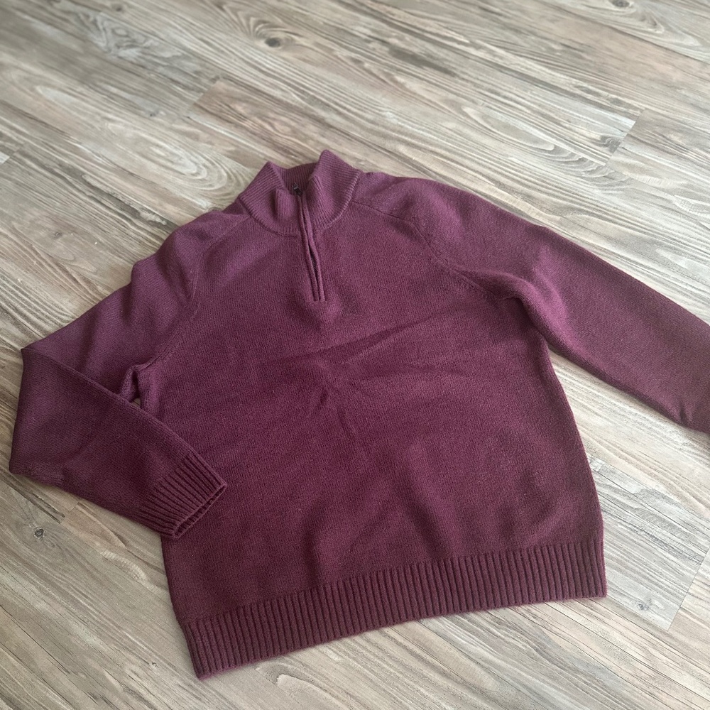 SALE — BANANA REPUBLIC FACTORY Mock  Half Zip MEN’s SWEATER - Raisin - Large